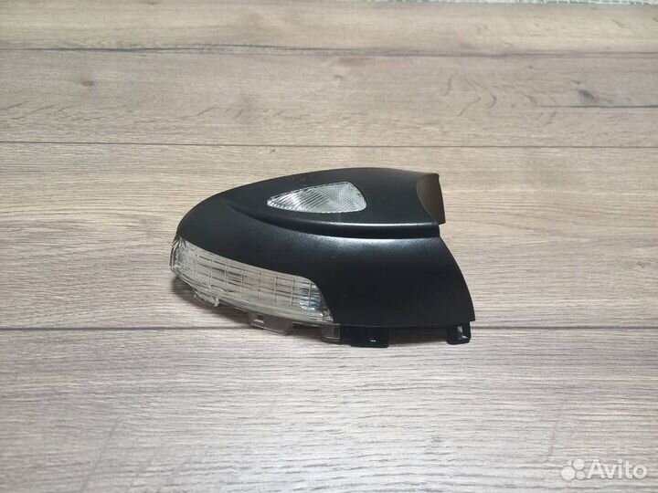 Повторитель поворота зеркало L VW Tiguan 1 07-16