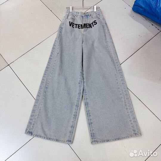 Джинсы Vetements широкие