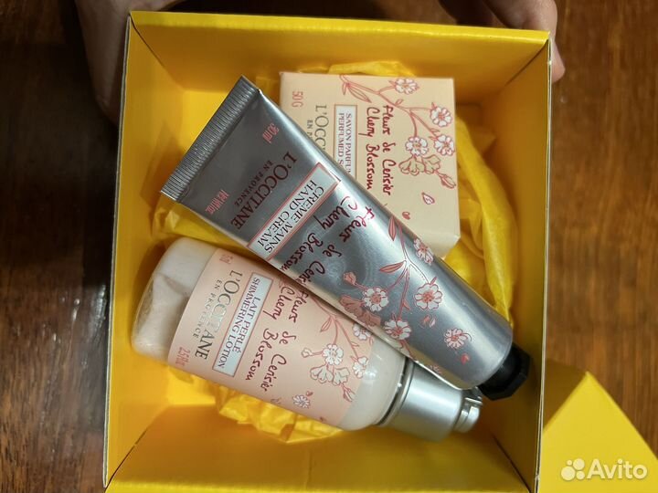 Набор косметики Loccitane миниатюры новый