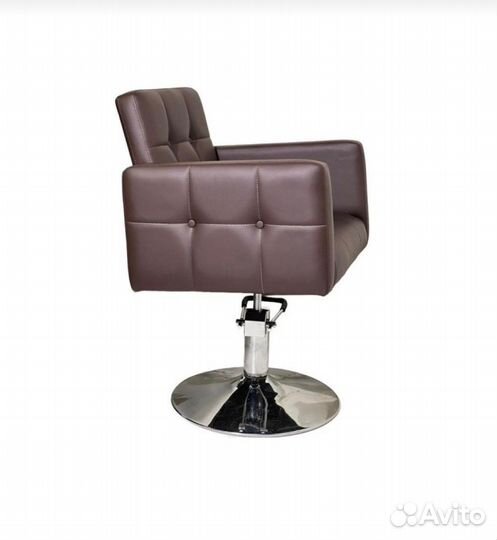 Кожанное кресло для парикмахера