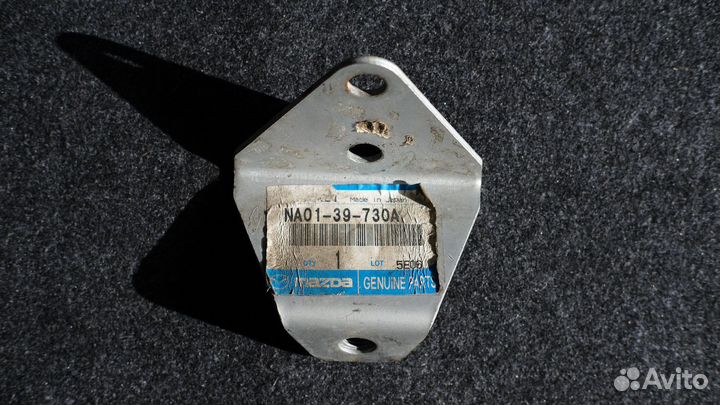 Кронштейн крепления кпп mazda roadster miata mx5