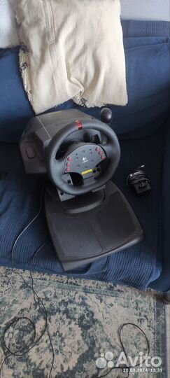Комплект Logitech momo Racing Force Feedback Wheel