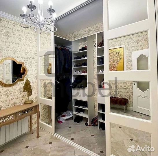 Шкаф двухстворчатый