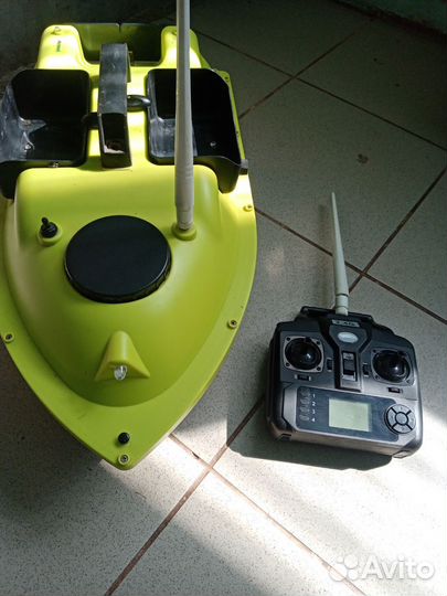 Прикормочный кораблик с gps