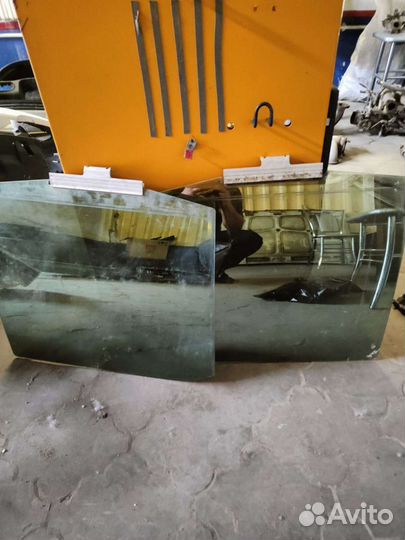 Стекла задние Мерседес 124