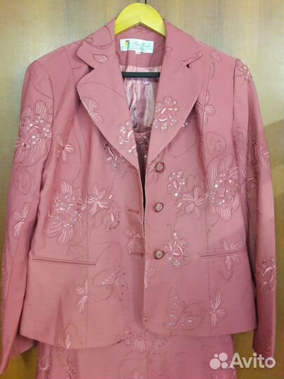 Женский костюм 48-50 размера