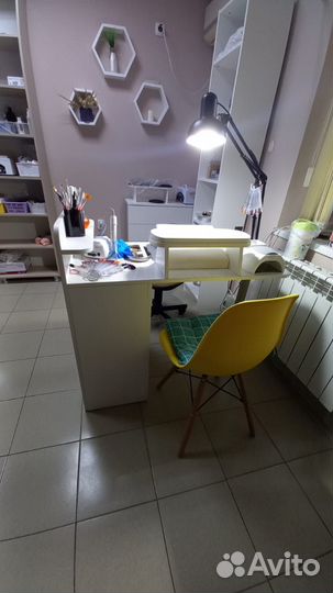 Модель на наращивание ногтей