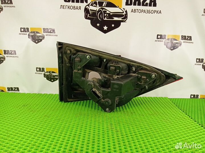 Фонарь задний внутренний правый R Ford Galaxy