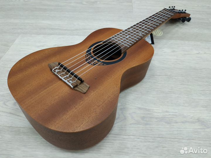 Гиталеле новая LAG с чехлом