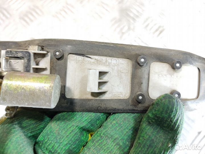 Ручка двери передней правой Mitsubishi Lancer Cedi