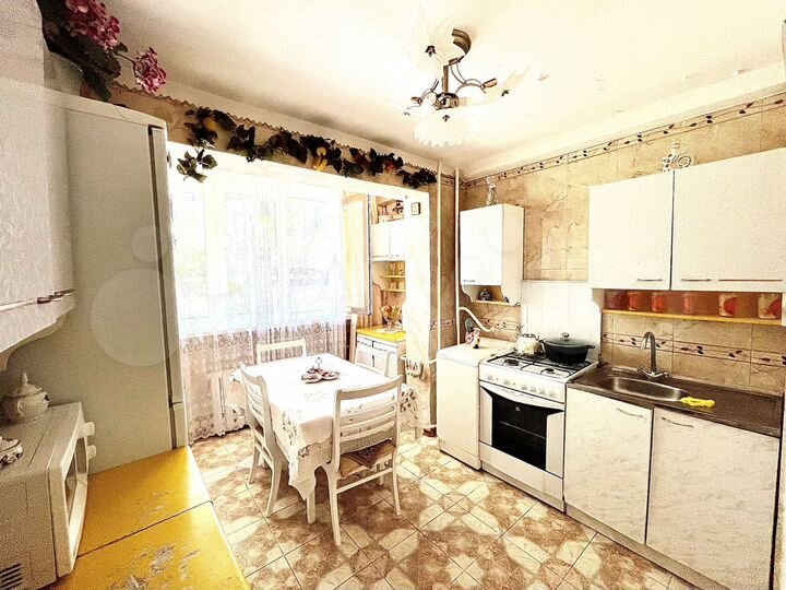 2-к. квартира, 52 м², 1/5 эт.