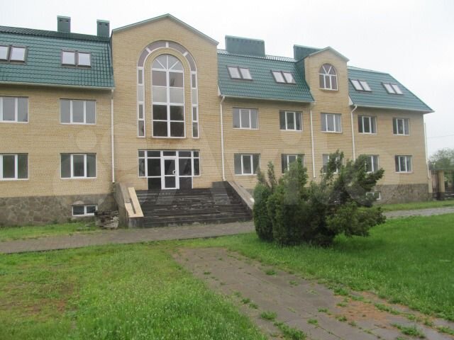 Дом 1115 м² на участке 16 сот.