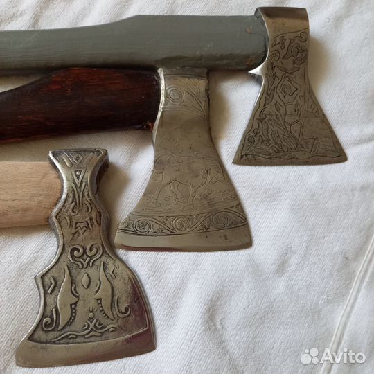 Топор с гравировкой