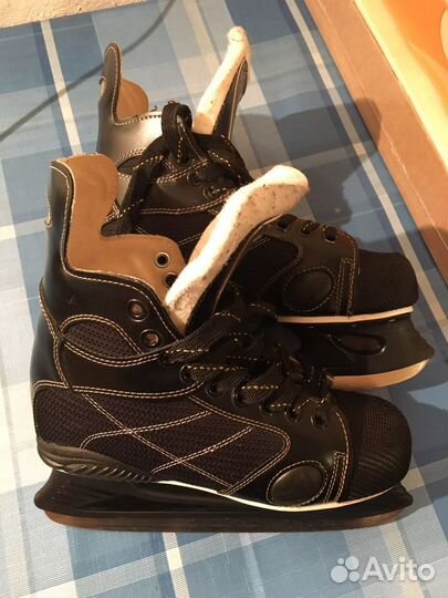 Коньки хоккейные детские 35-36 размер