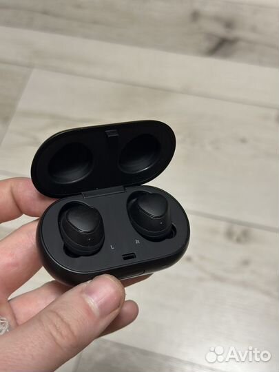 Samsung Gear iconx 2018