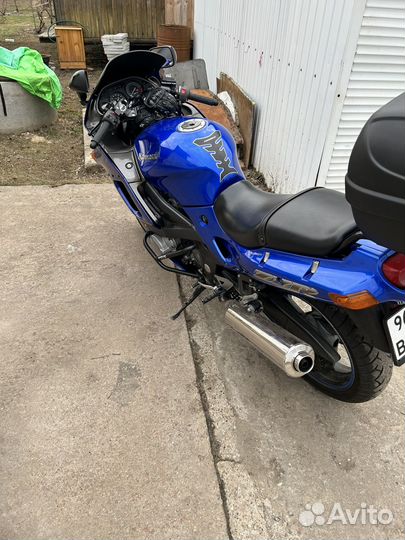 Kawasaki zzr400-2