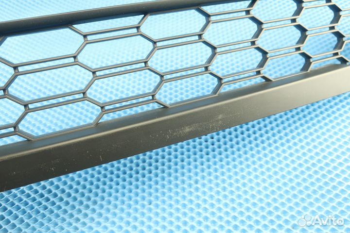 Решетка в бампер нижняя Skoda Rapid 2