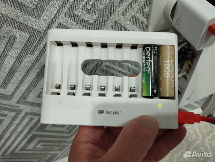 Зapядное устройство GP Pоwerваnk U811