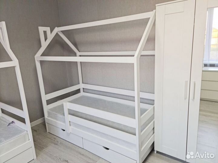 Детская кровать домик