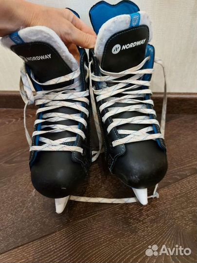 Коньки хоккейные