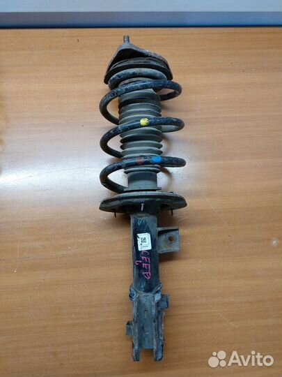 Kia Ceed 2 JD амортизатор передний