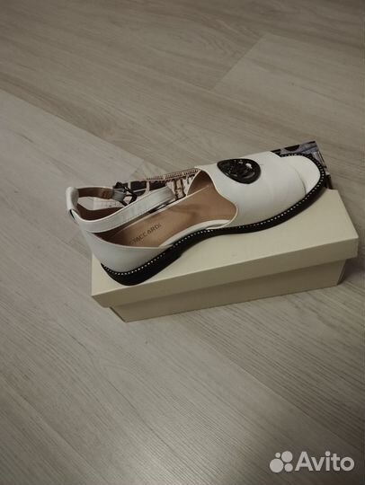 Босоножки женские