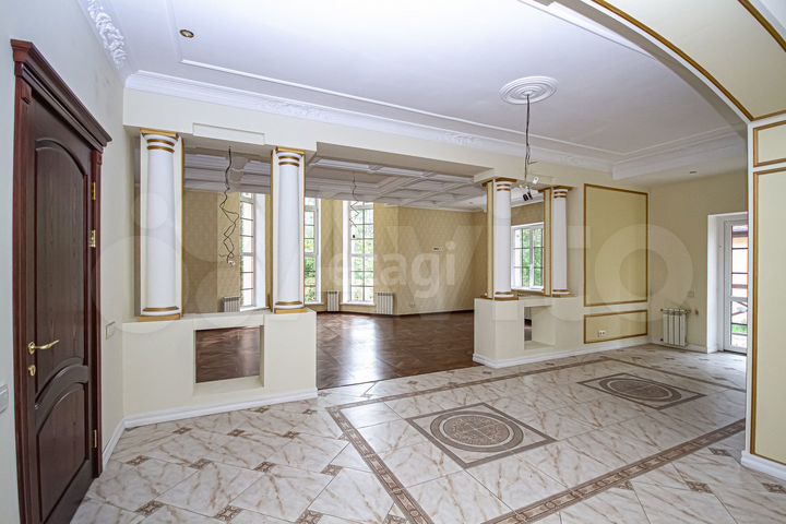 Коттедж 348,4 м² на участке 11 сот.