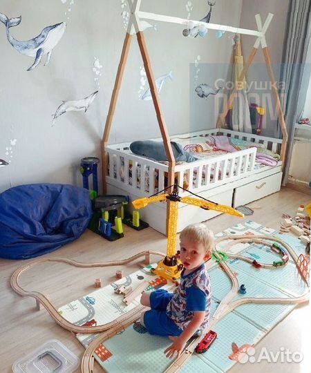 Детская кровать с бортиком из настоящего дерева