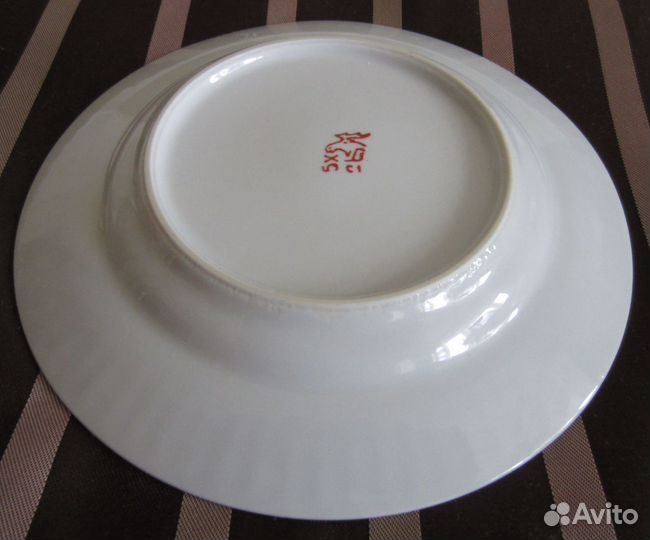Тарелки суповые, десертные, пирожковые, блюдца