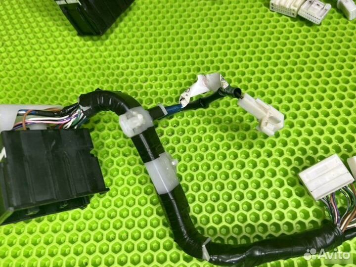 Проводка мультимедиа Toyota Land Cruiser Prado 120