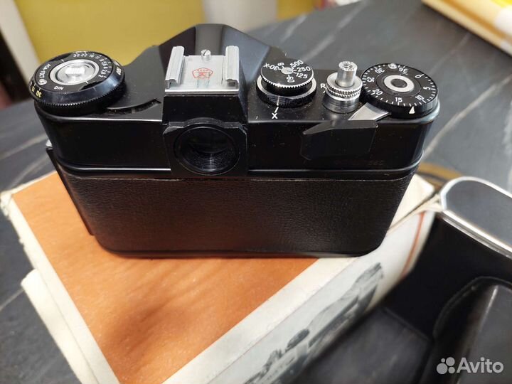 Фотоаппарат Зенит ем + объектив Zenitar-M 1,9/50