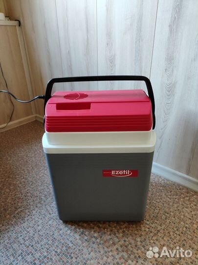 Автомобильный холодильник 12/ 220В