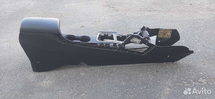 Kia Ceed 2 центральная консоль с подлокотником