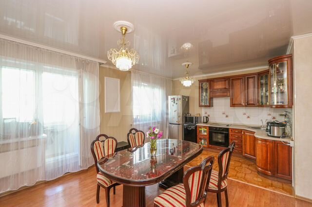 3-к. квартира, 121 м², 3/5 эт.