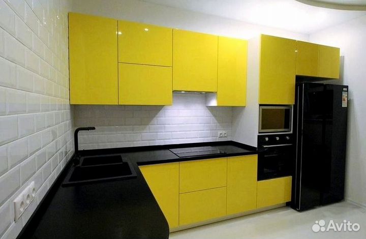 Кухня в потолок на заказ