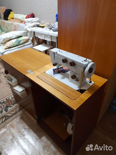 Швейная машина Чайка 2