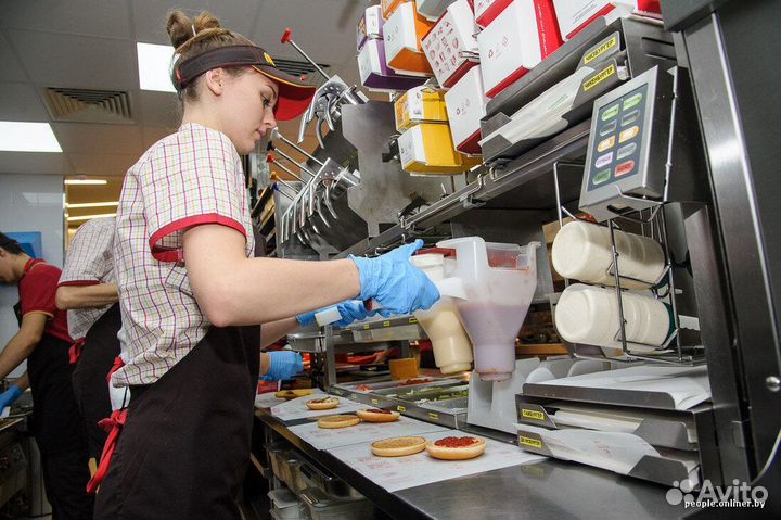 Ночной сотрудник в сеть быстрого питания