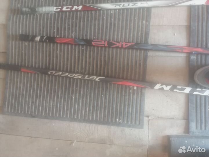 Продам хоккейные клюшки