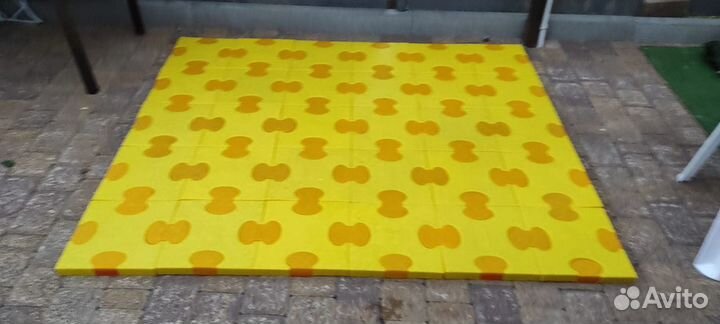 Детский игровой пластиковый домик с ковриком