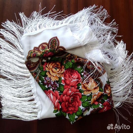 Платок белый 110х110