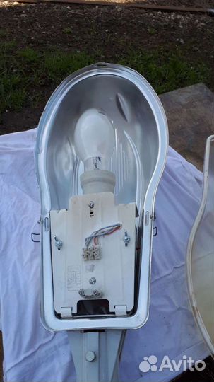 Светильник консольный