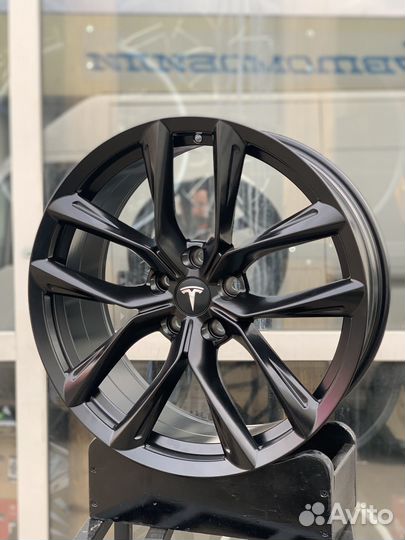 Диски литые R22 5x120