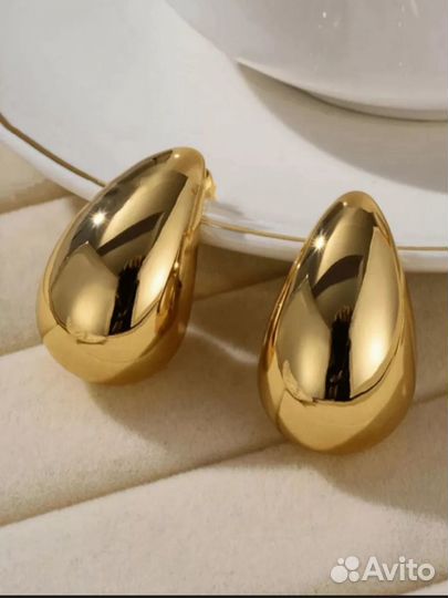 Серьги гвоздики капли массивные