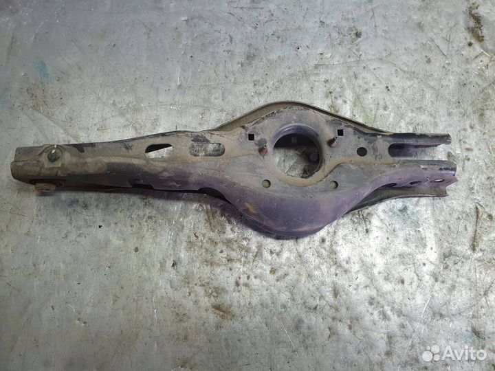 Рычаг поперечный прав. зад. Kia K5