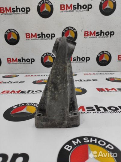 Кронштейн двигателя Mercedes-Benz E 270 Cdi W211