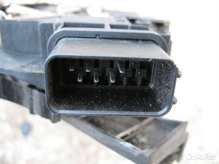 Замок передней двери Ford Focus 2