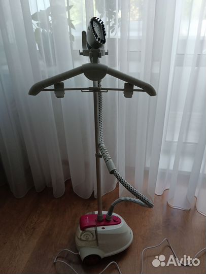 Отпариватель для одежды вертикальный