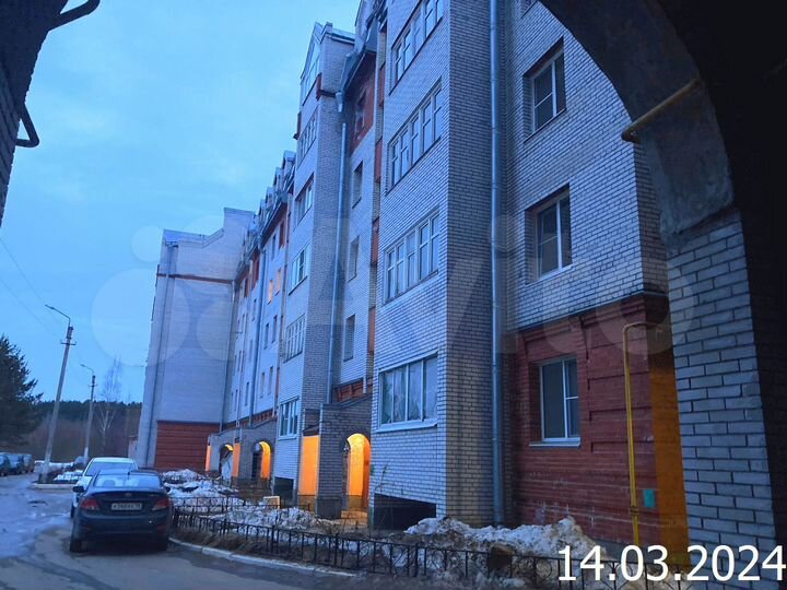 Аукцион: 1-к. квартира, 61,1 м², 3/6 эт.