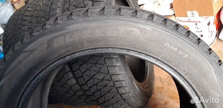 Bridgestone Blizzak DM-V2 235/55 R20 102T