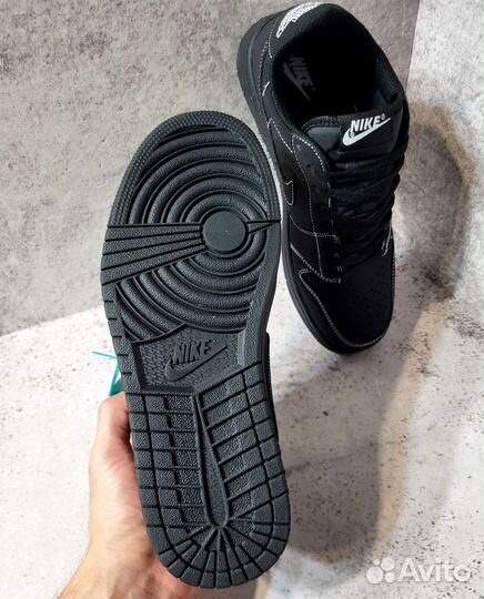 Кроссовки мужские Nike Air Jordan 1